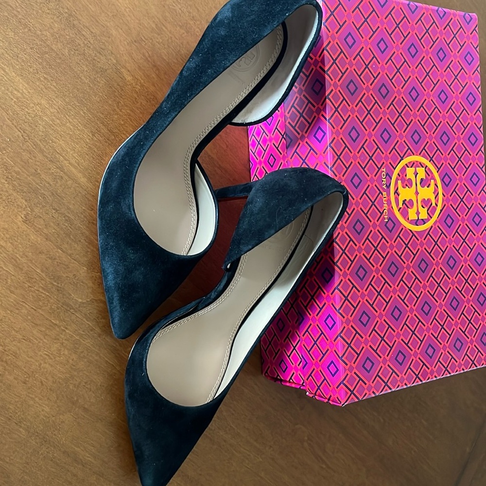 Tory burch classic D orsay black suede pymps